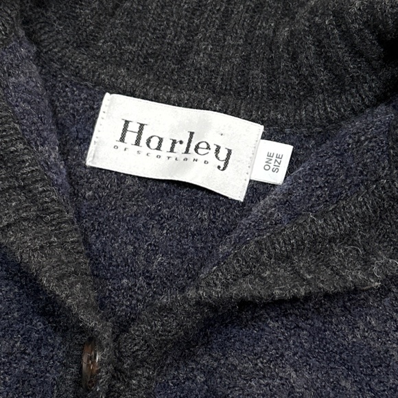 Harley of Scotland Boucle Wool Navy Gray Sleeved Poncho Cardigan Womens OS - Picture 8 of 13